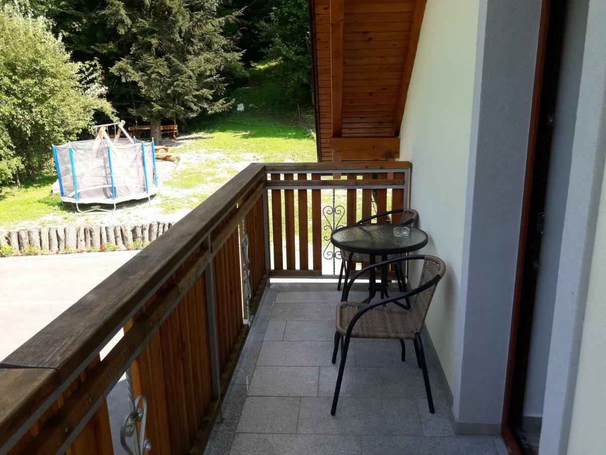 Simnovi Apartmaji - Surrounded By Nature 卡姆尼克 外观 照片