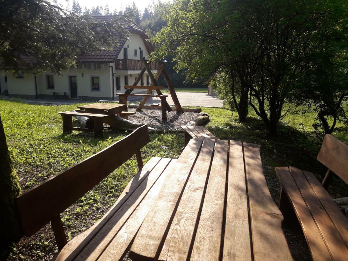 Simnovi Apartmaji - Surrounded By Nature 卡姆尼克 外观 照片
