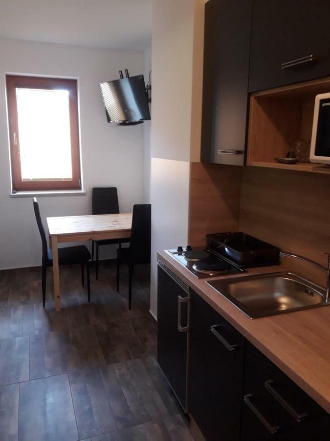 Simnovi Apartmaji - Surrounded By Nature 卡姆尼克 外观 照片